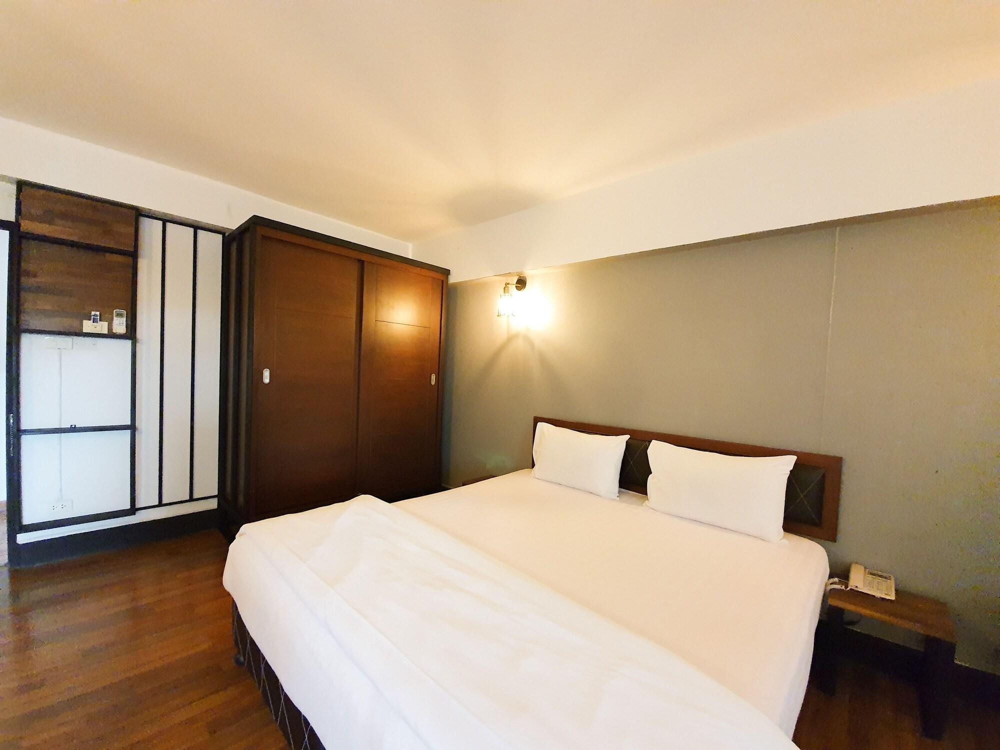 The Canal Hotel Bangkok Exterior photo