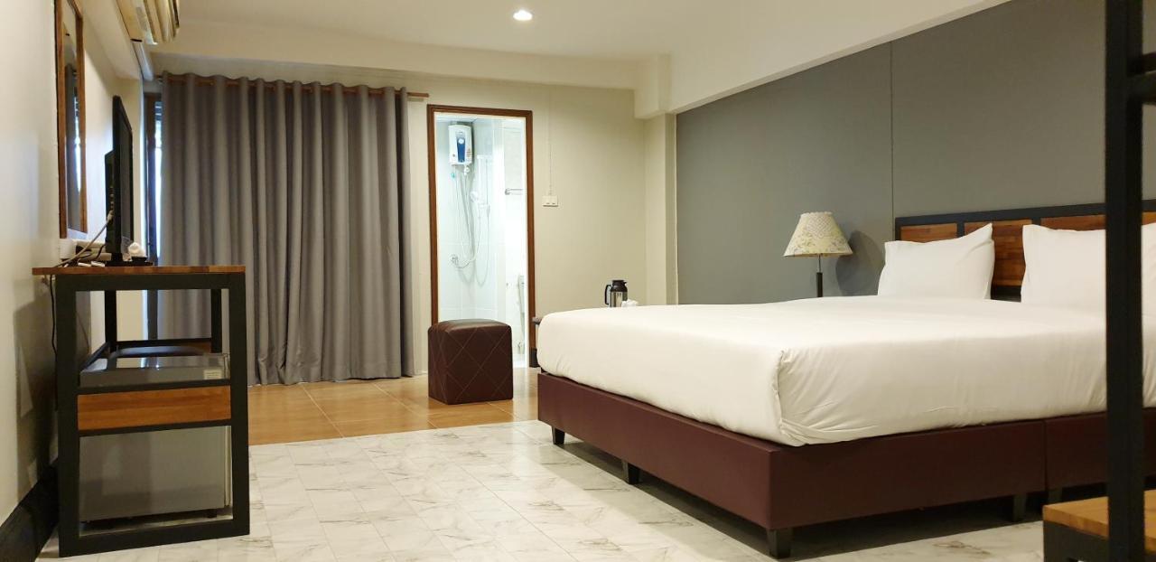The Canal Hotel Bangkok Exterior photo