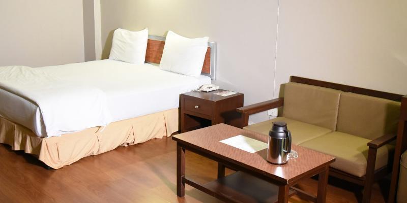 The Canal Hotel Bangkok Exterior photo