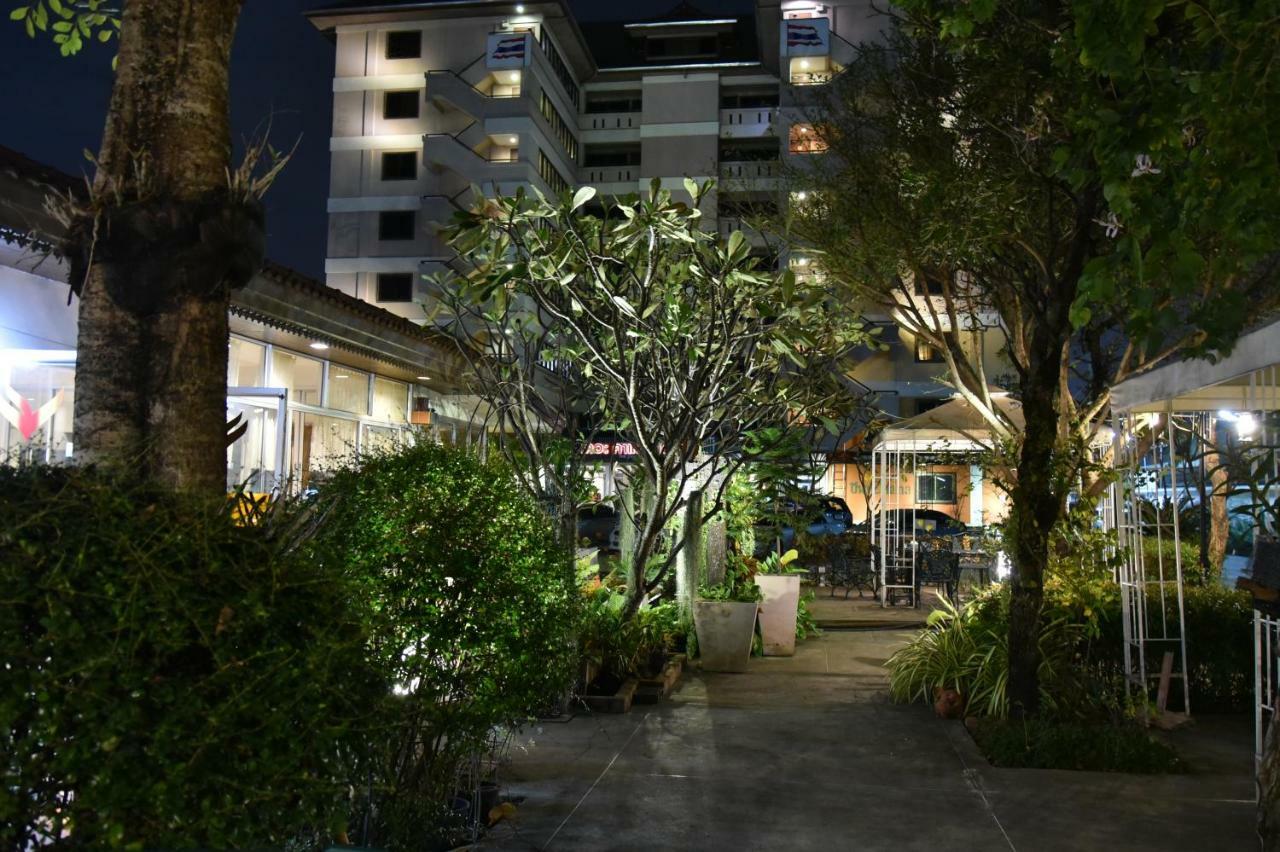 The Canal Hotel Bangkok Exterior photo