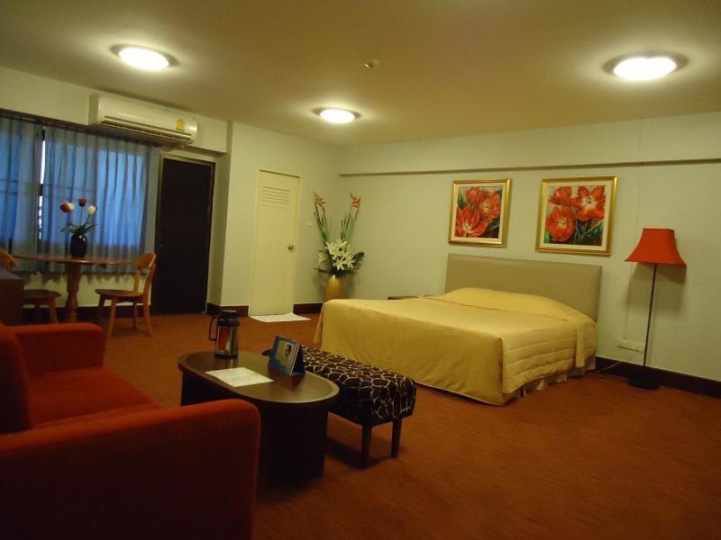 The Canal Hotel Bangkok Room photo